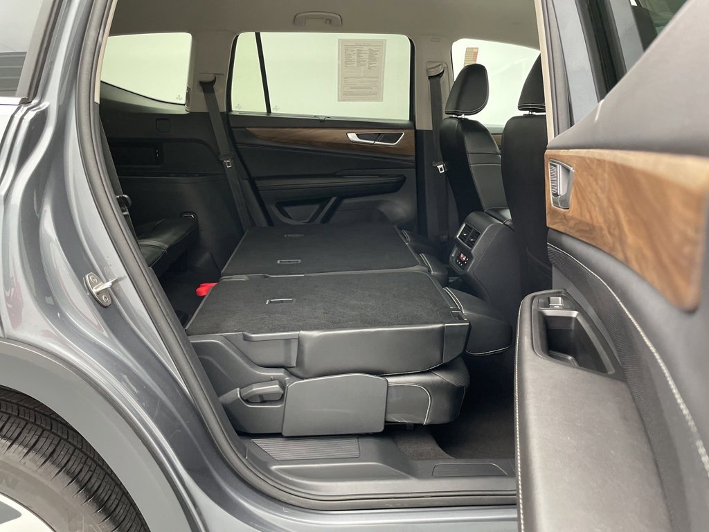 Used 2024 Volkswagen Atlas SE image 45