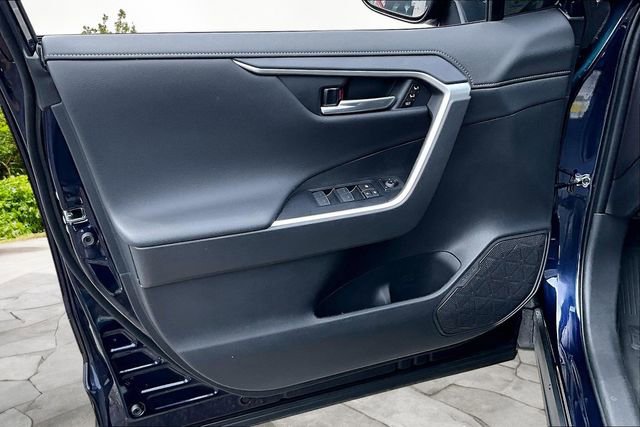 Used 2025 Toyota RAV4 Limited w/ Advanced Technology Package image 21