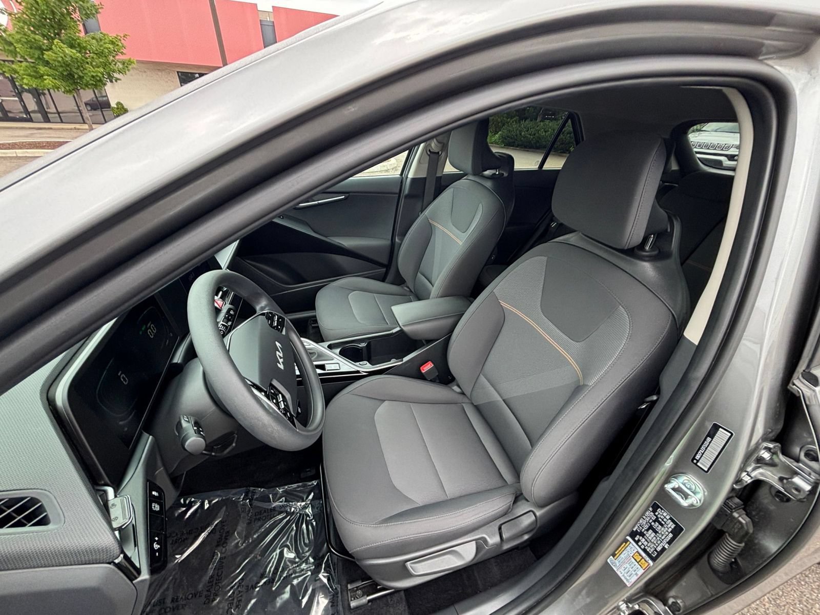 Used 2026 Kia Niro LX FWD image 35