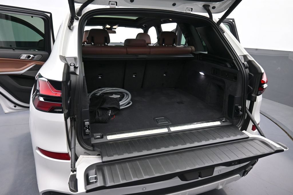 Used 2024 BMW X5 xDrive50e w/ Executive Package AWD/4WD image 19
