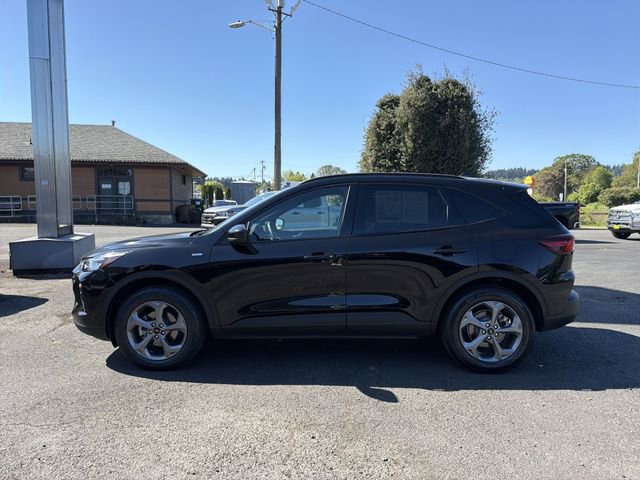 Used 2025 Ford Escape ST-Line Select AWD/4WD image 2