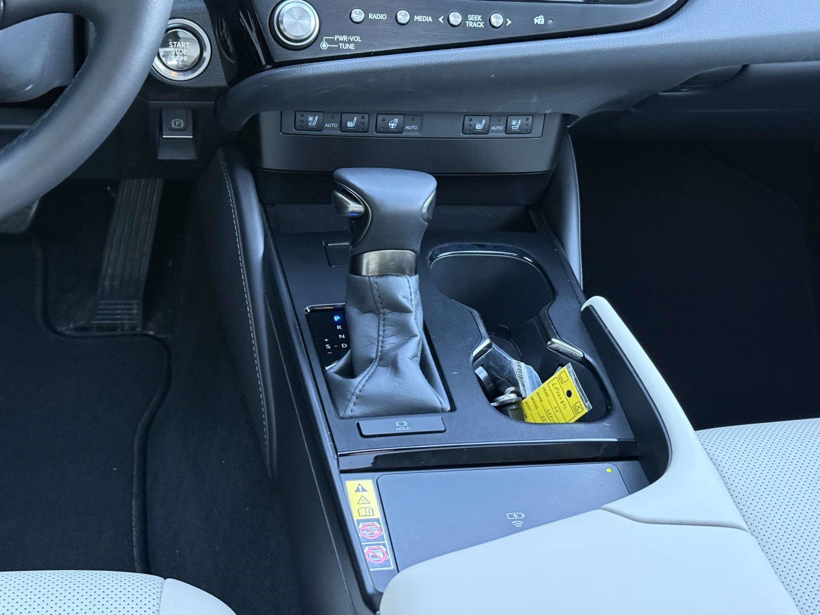 Used 2025 Lexus ES 350 w/ Premium Package FWD image 19