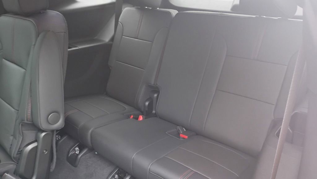 Used 2023 Chevrolet Traverse RS w/ LPO, Floor Liner Package AWD/4WD image 14
