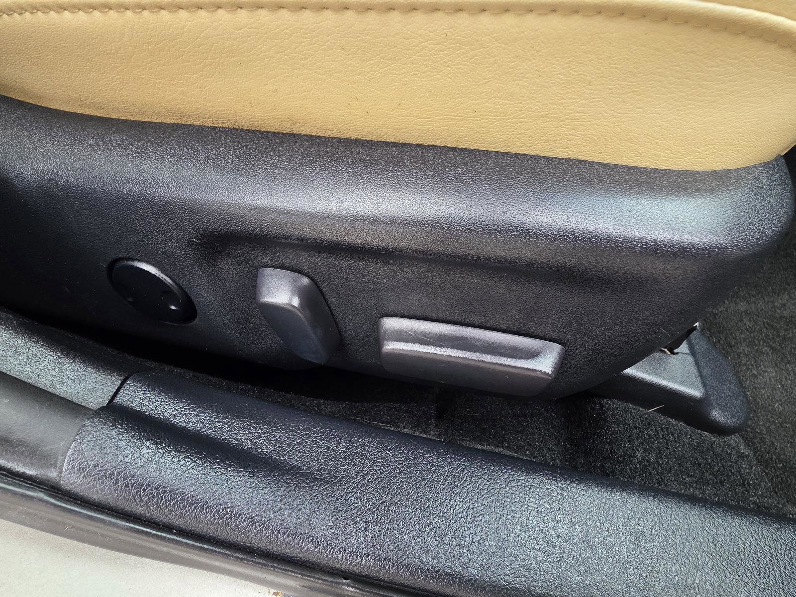 Used 2018 Toyota Avalon Limited FWD image 77