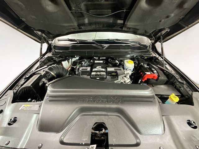 Used 2024 RAM 2500 Limited image 32