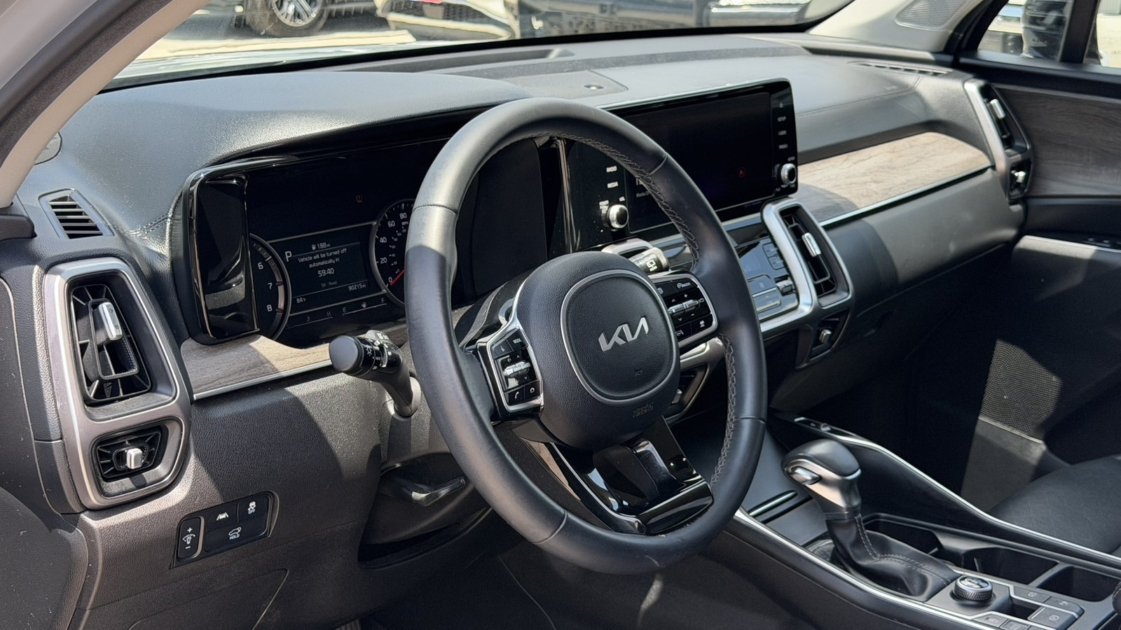 Used 2023 Kia Sorento EX w/ Panoramic Sunroof Package FWD image 13