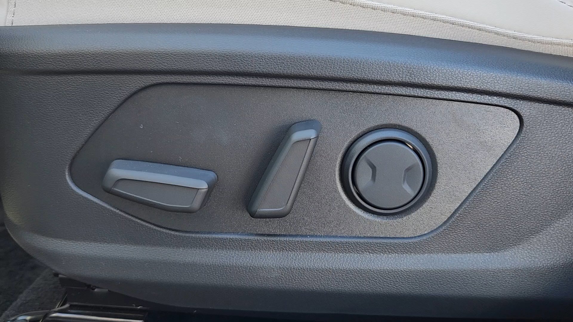 New 2025 Hyundai Tucson SEL image 8