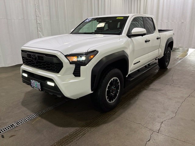 Used 2024 Toyota Tacoma TRD Off-Road w/ TRD Off Road Premium Package AWD/4WD image 9