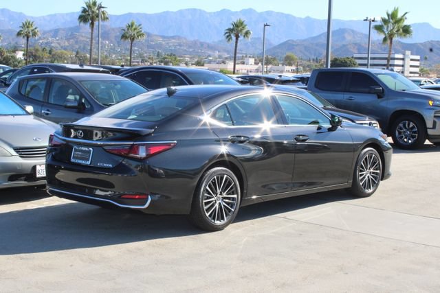 Certified 2025 Lexus ES 300h w/ Premium Package FWD image 21