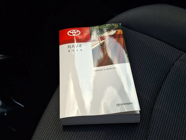 Used 2019 Toyota RAV4 LE w/ Carpet Mat Package AWD/4WD image 23