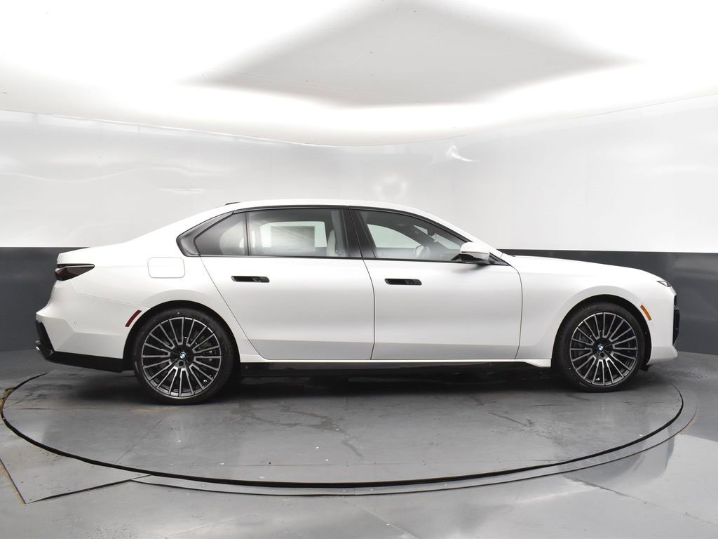 New 2026 BMW 760i xDrive w/ Executive Package image 4