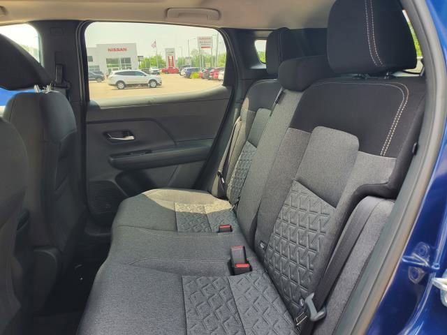New 2025 Nissan Kicks SV w/ SV Premium Package image 8