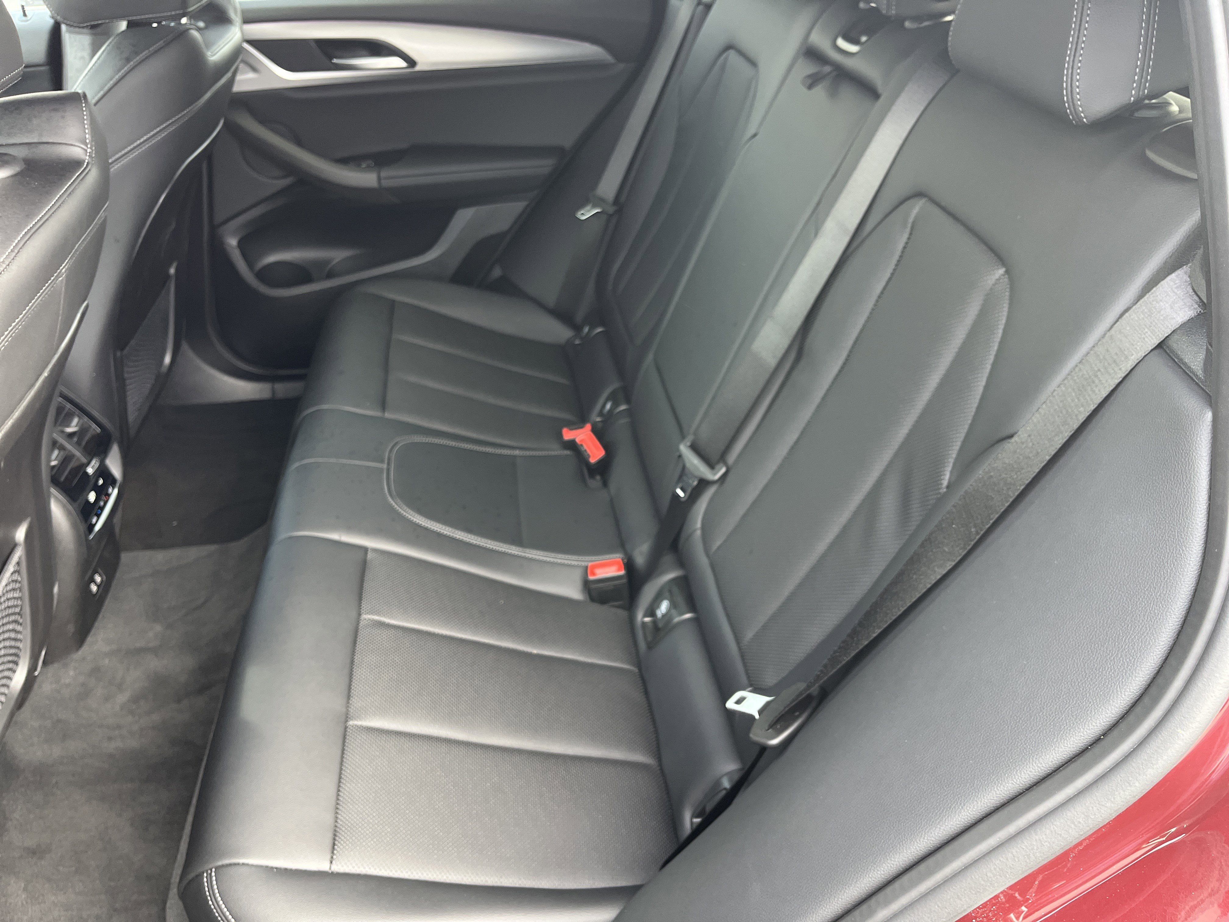 Used 2025 BMW X4 xDrive30i image 21