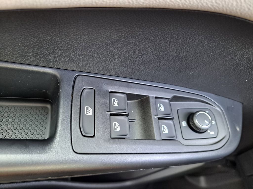 New 2025 Volkswagen Taos SEL image 16