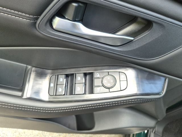 New 2026 Nissan Rogue Dark Armor AWD/4WD image 17