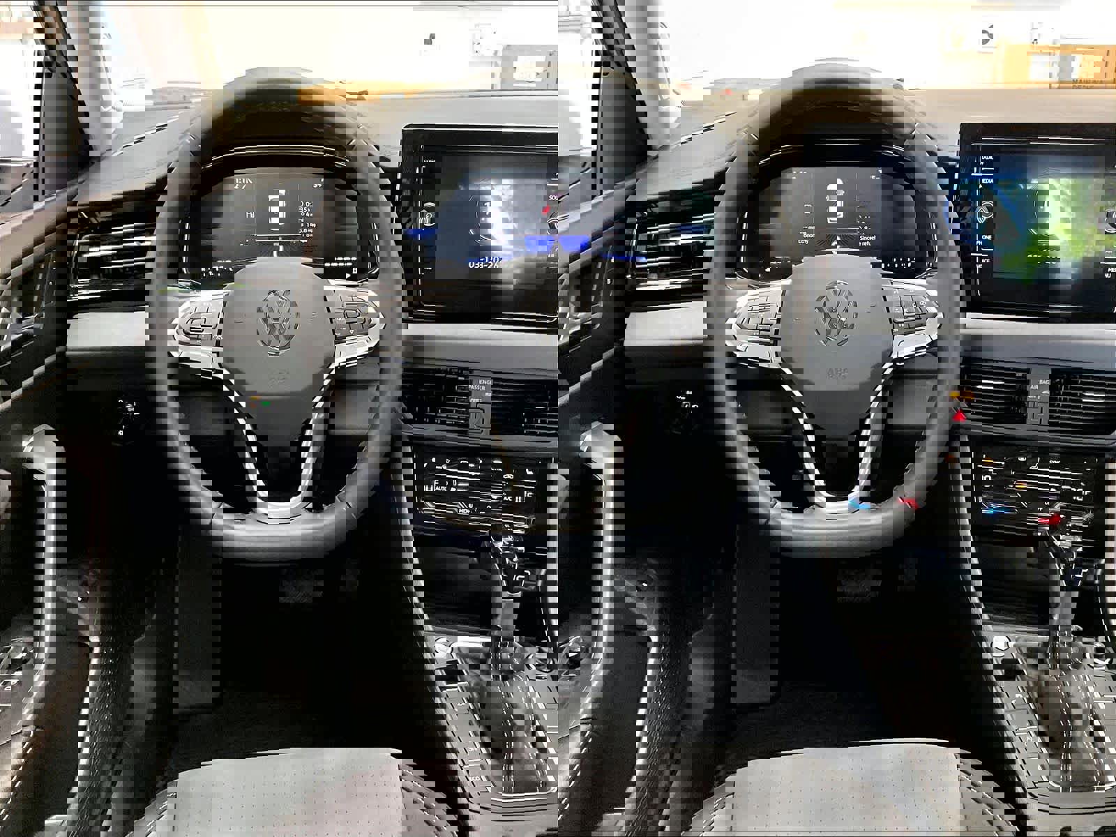 Used 2025 Volkswagen Jetta SE w/ Sunroof Package image 8