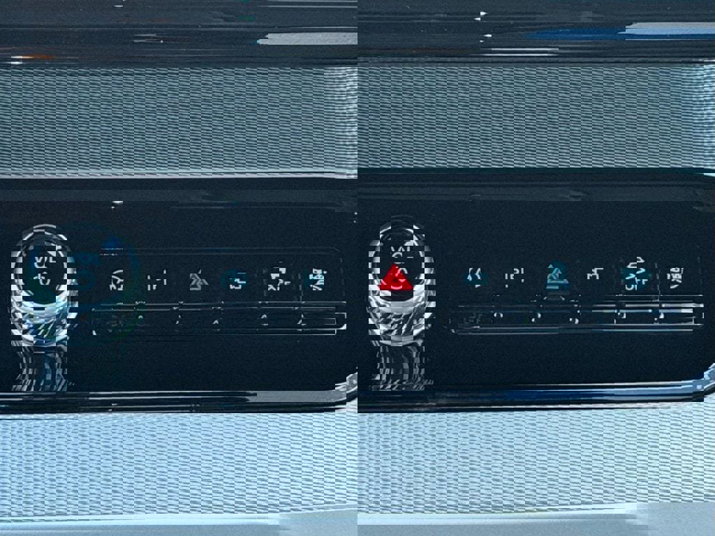 New 2025 Ford Expedition Active image 17