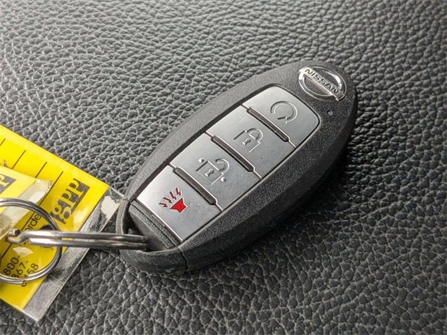 Used 2017 Nissan Titan PRO-4X image 33