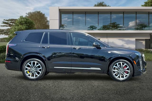 Certified 2025 Cadillac XT6 Sport w/ Platinum Package AWD/4WD image 3