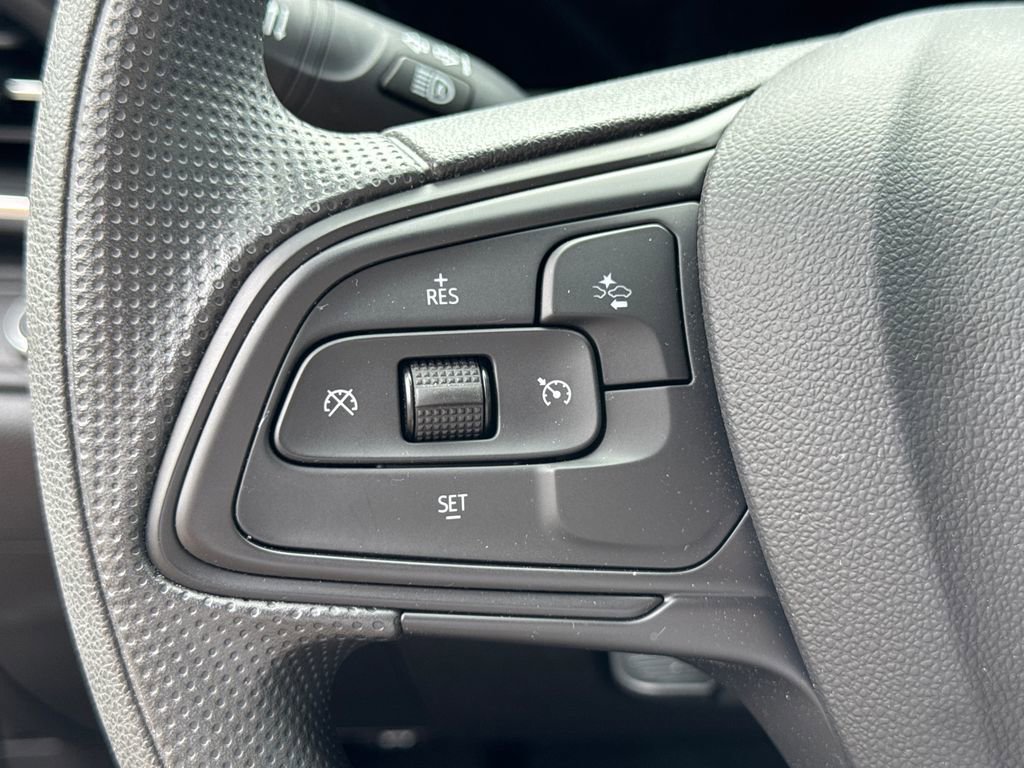 Used 2025 Buick Envista Preferred w/ Convenience II Package FWD image 25