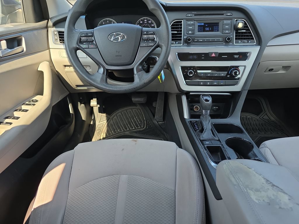 Used 2015 Hyundai Sonata SE FWD image 17