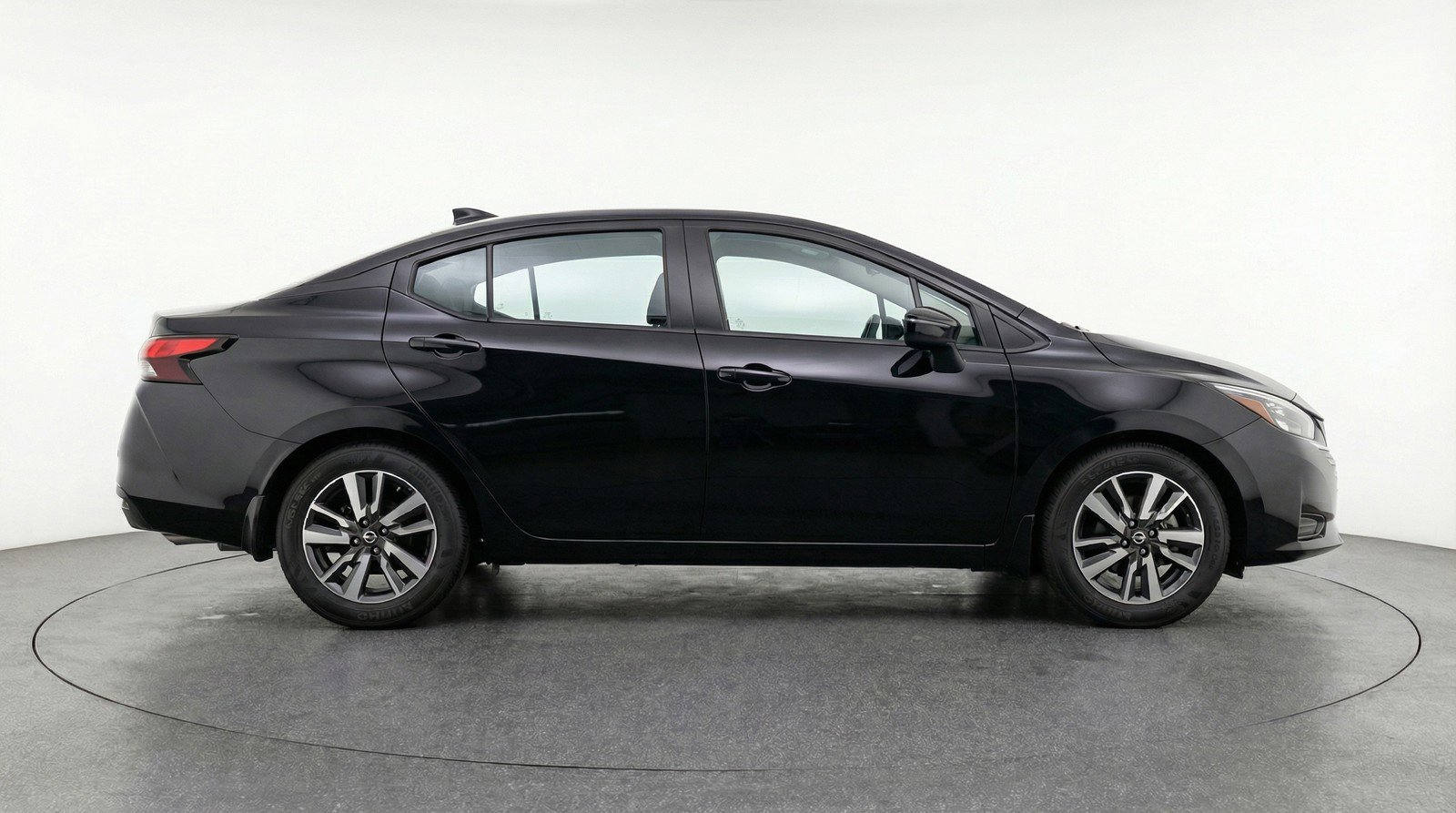 Used 2025 Nissan Versa SV image 11