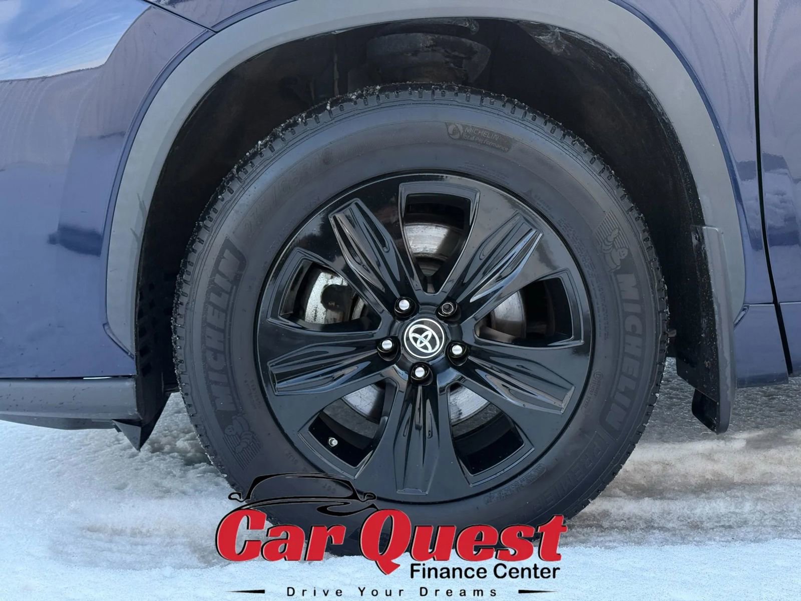 Used 2021 Toyota Highlander XLE image 32