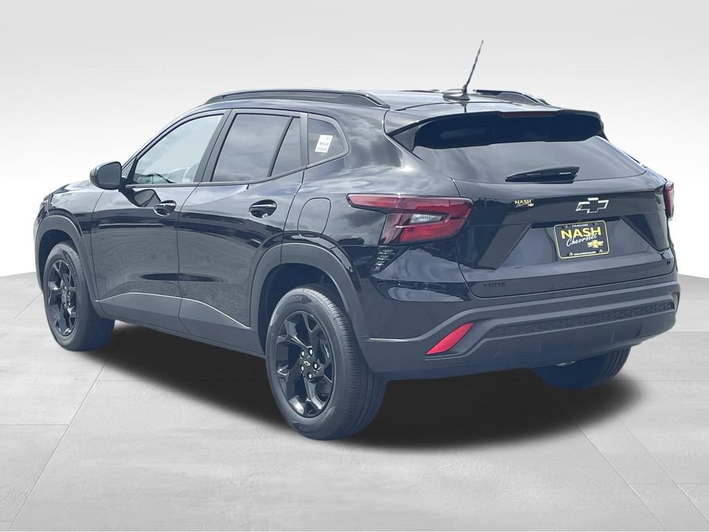 New 2026 Chevrolet Trax LT w/ Sunroof Package FWD image 5