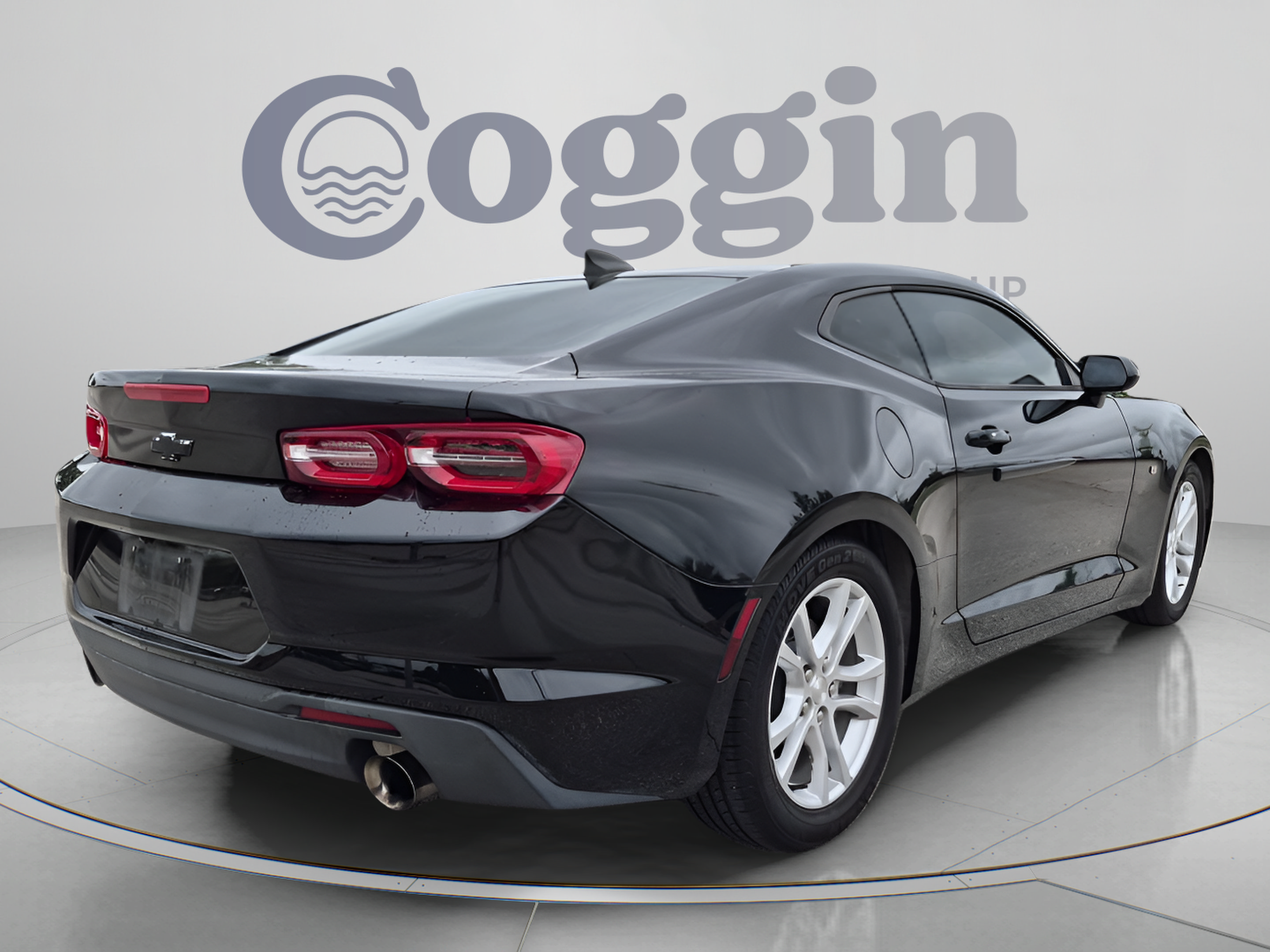 Used 2019 Chevrolet Camaro LT RWD image 6