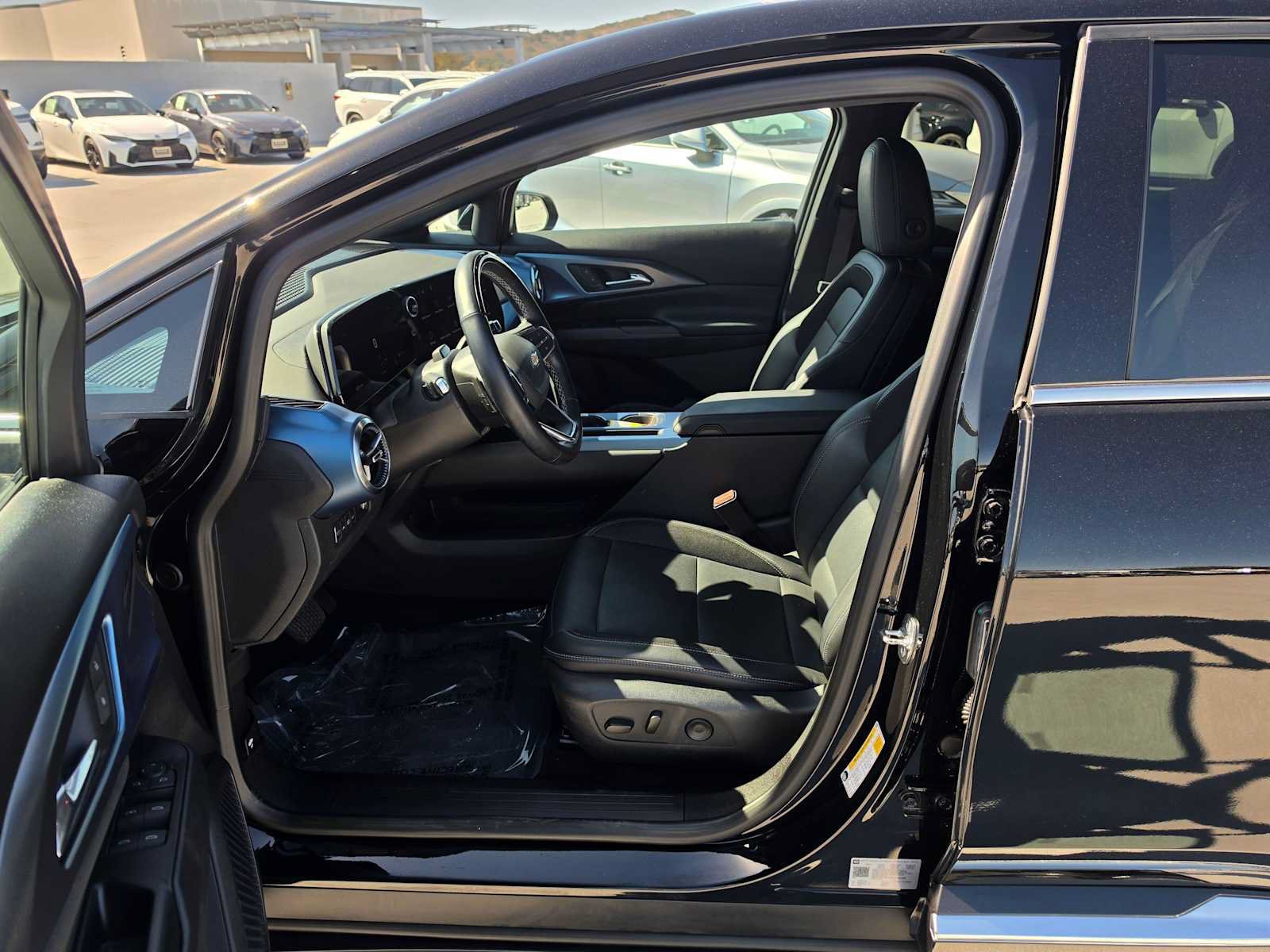 Used 2024 Chevrolet Equinox EV LT w/ Active Safety Package 3 FWD image 20
