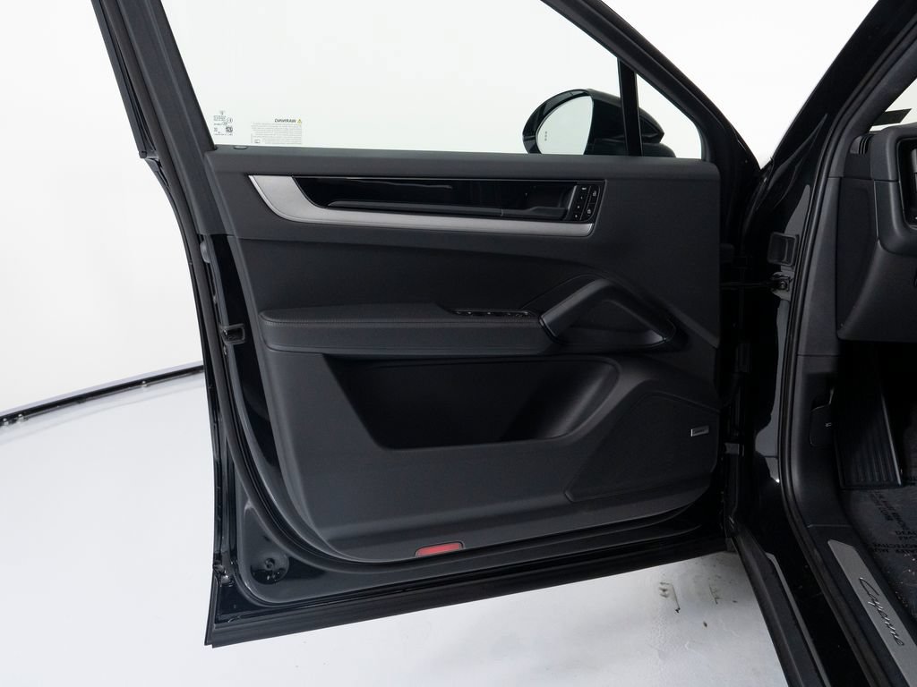 New 2026 Porsche Cayenne Coupe AWD/4WD image 19
