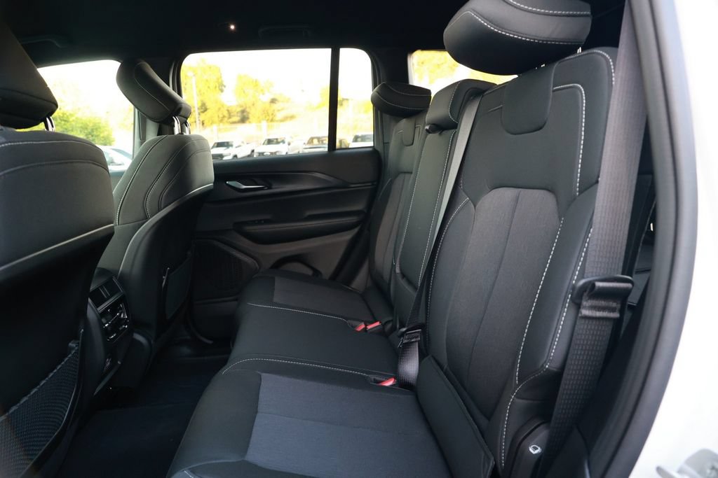 New 2026 Jeep Grand Cherokee Laredo RWD image 30