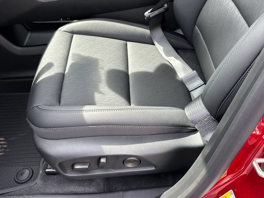 New 2026 Chevrolet Equinox LT w/ Convenience Package II FWD image 11