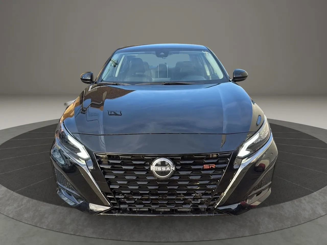 Used 2025 Nissan Altima 2.5 SR image 2