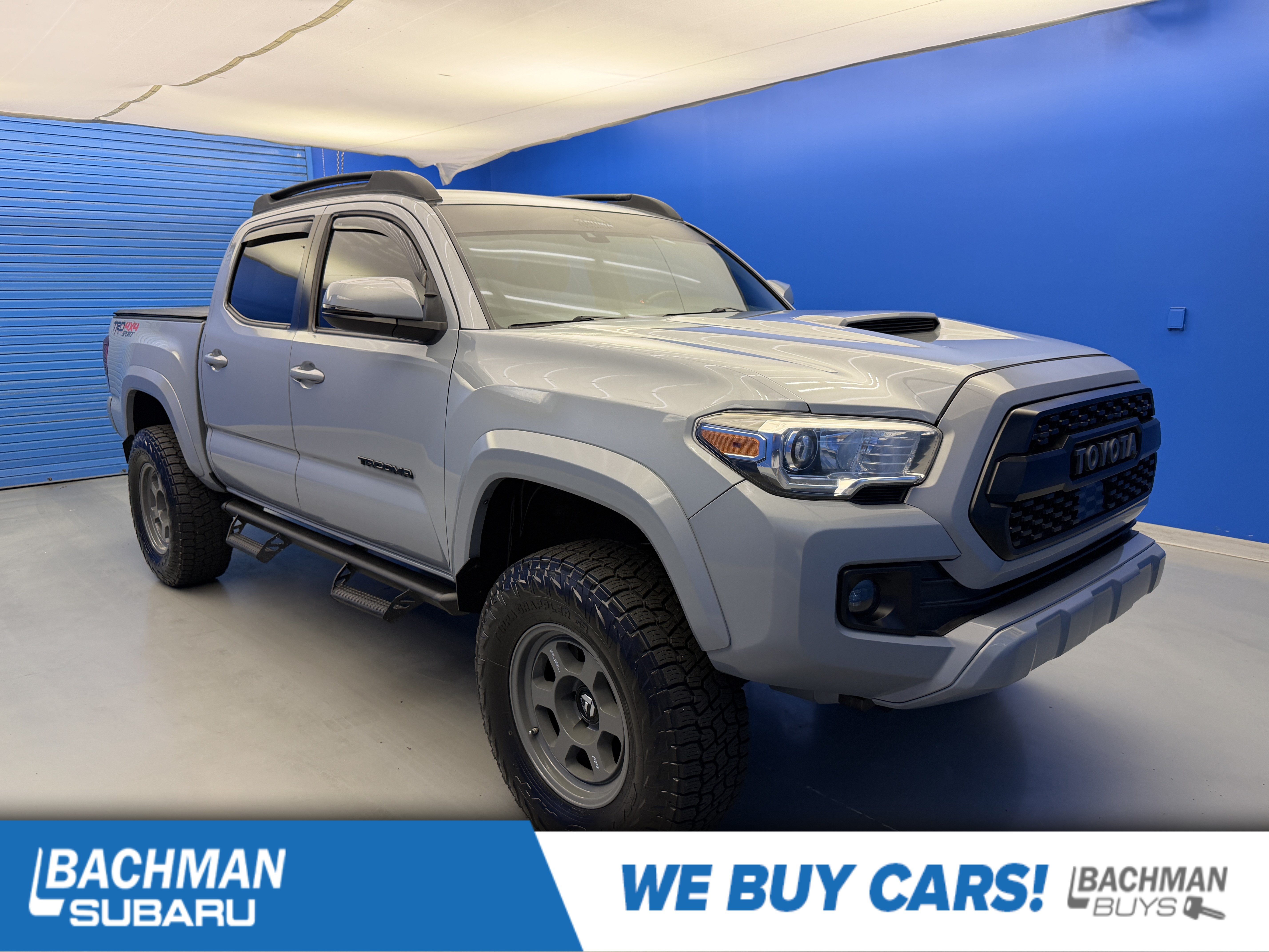 Used 2018 Toyota Tacoma TRD Sport AWD/4WD image 1