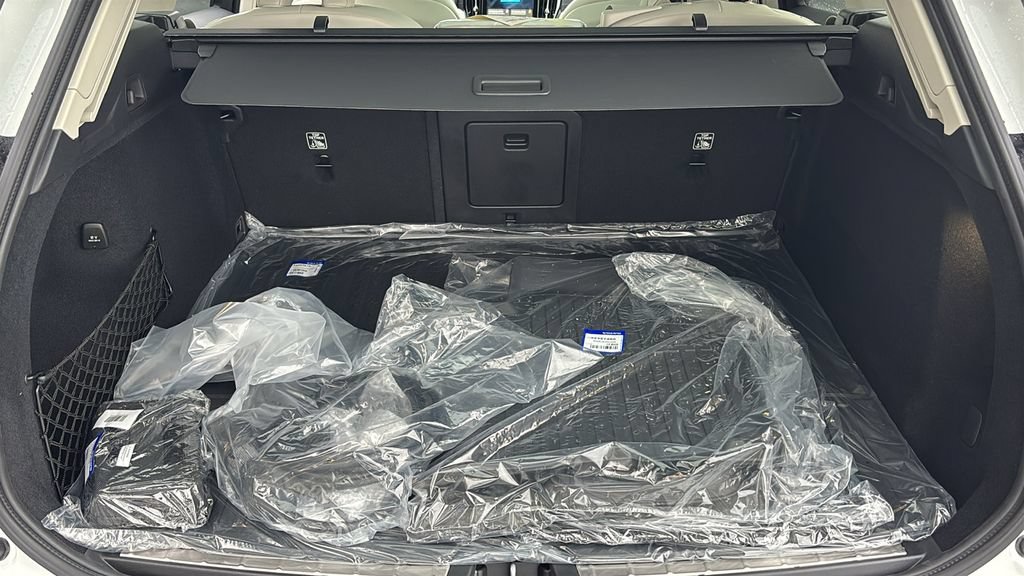 New 2026 Volvo XC60 T8 Ultra w/ Protection Package Premier AWD/4WD image 29