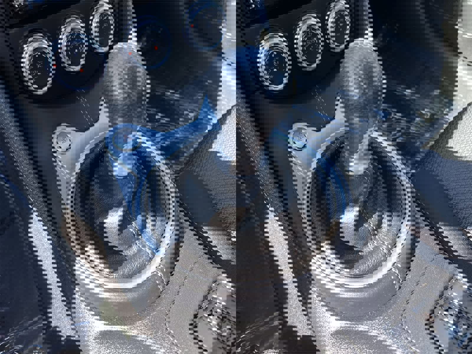 Used 2020 Nissan 370Z w/ Sport Package image 18