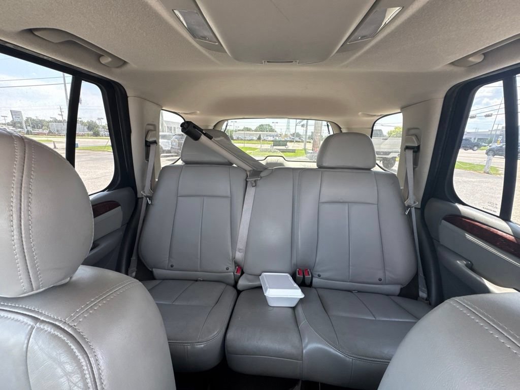 Used 2007 GMC Envoy Denali RWD image 5