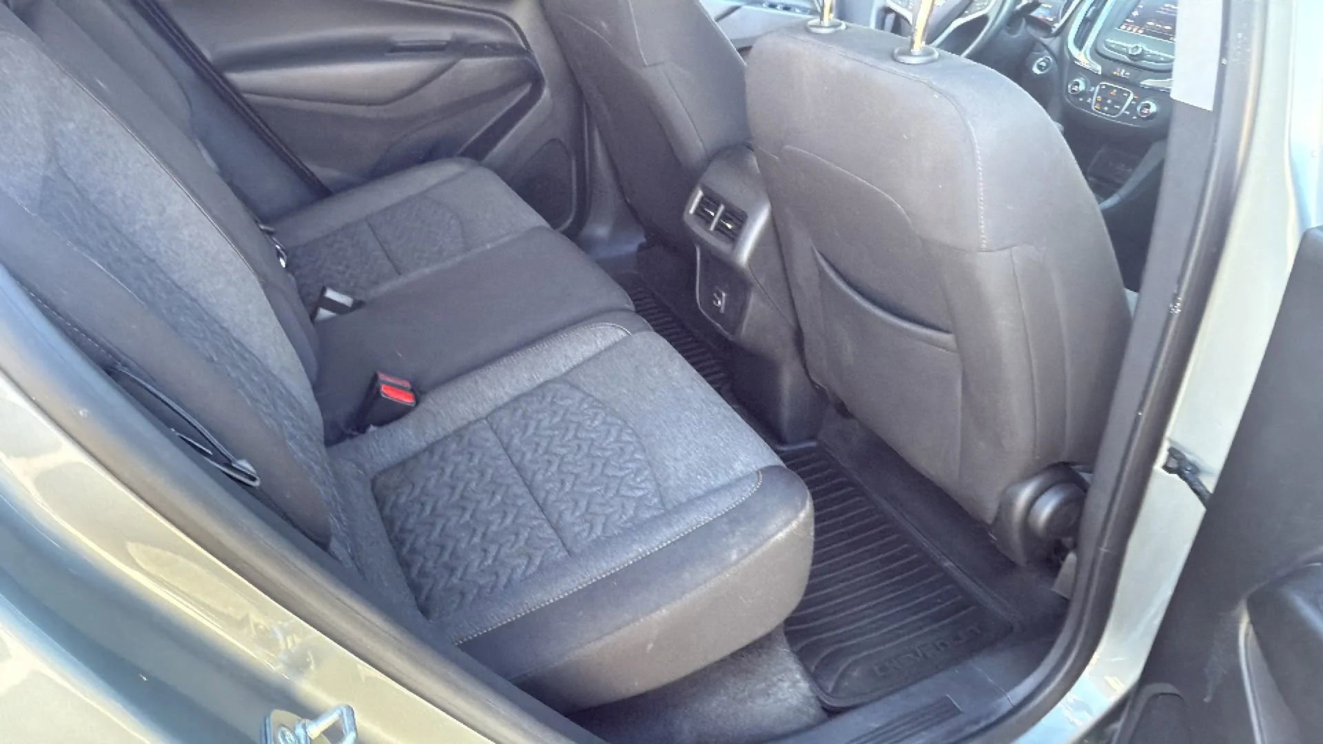 Used 2023 Chevrolet Equinox LT image 24