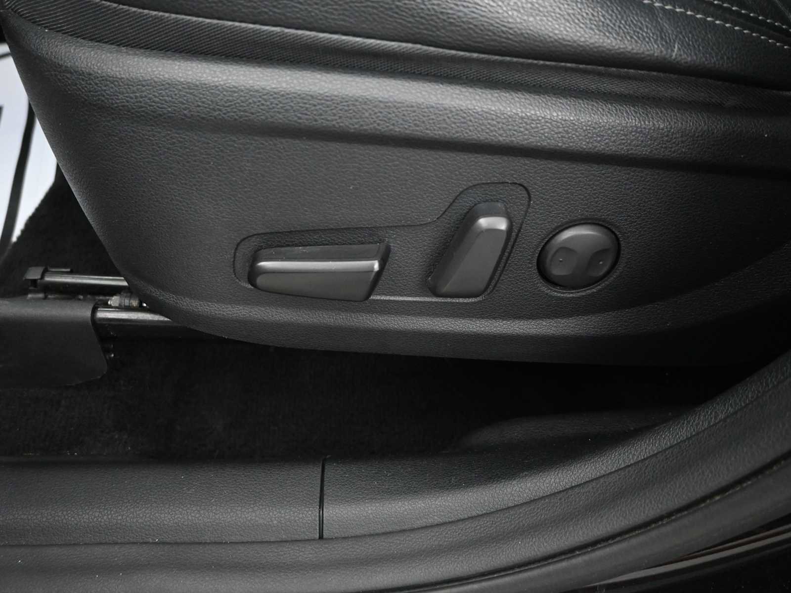 Used 2019 Hyundai Santa Fe Limited image 20