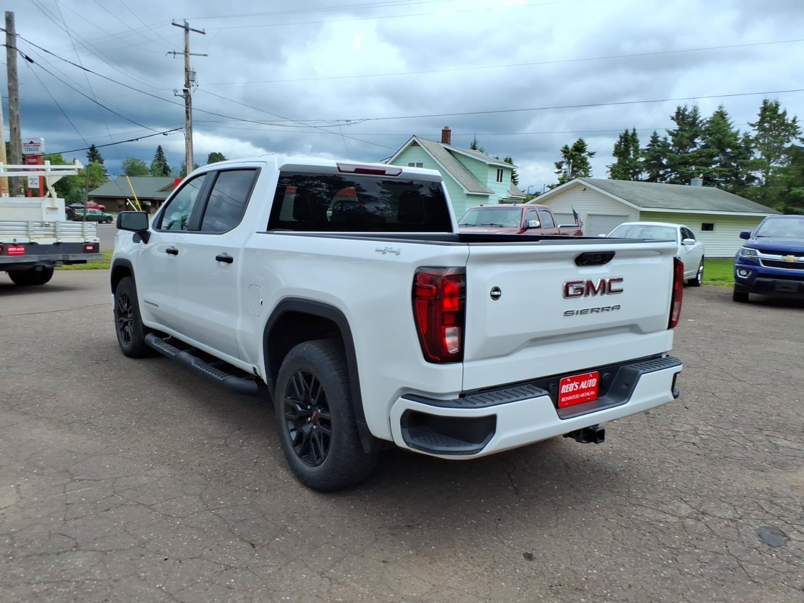 Used 2024 GMC Sierra 1500 Pro w/ Graphite Edition AWD/4WD image 3
