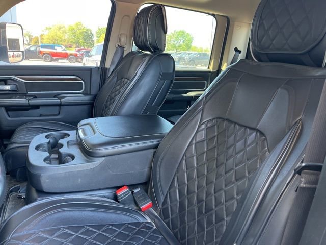 Used 2022 RAM 3500 Laramie w/ Chrome Appearance Group AWD/4WD image 4