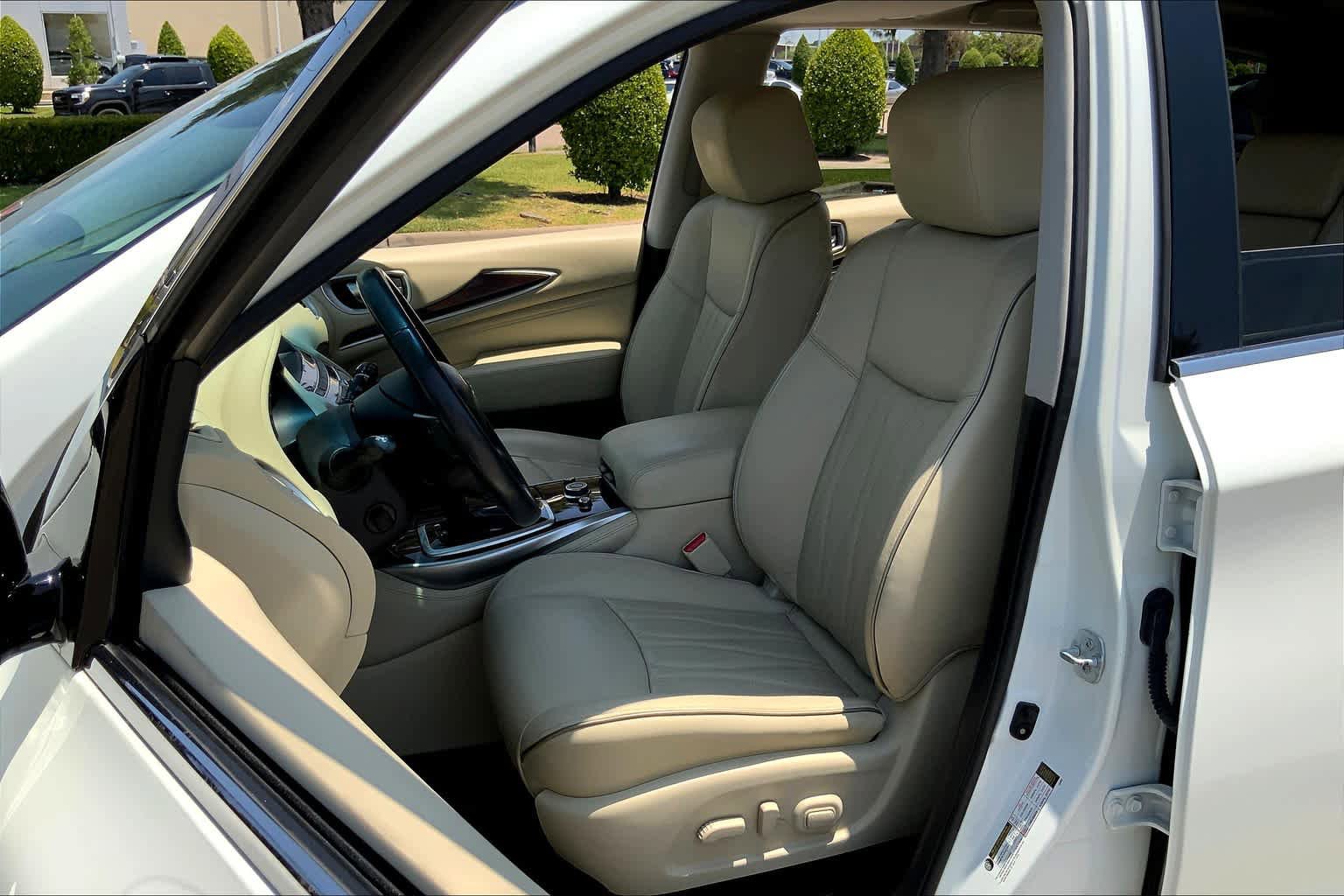 Used 2016 INFINITI QX60 Luxe w/ Deluxe Technology Package AWD/4WD image 8
