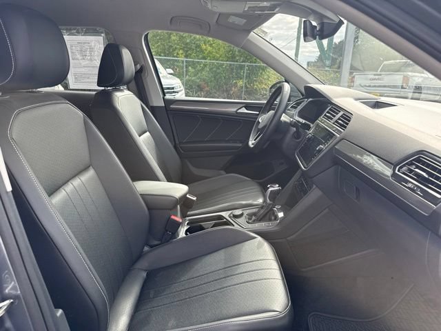 Used 2024 Volkswagen Tiguan SE AWD/4WD image 9