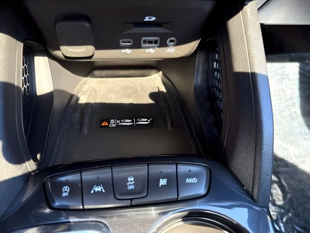 Used 2022 Chevrolet TrailBlazer RS w/ Sun and Liftgate Package AWD/4WD image 28