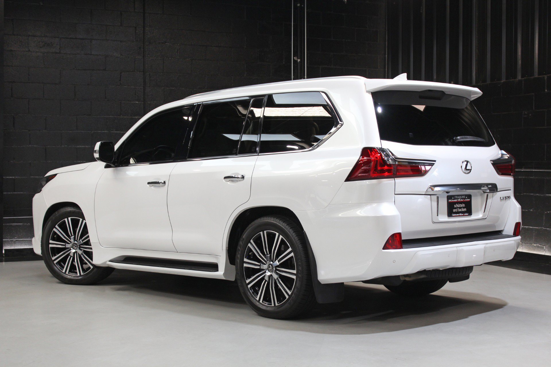 Used 2021 Lexus LX 570 4WD w/ Luxury Package image 75