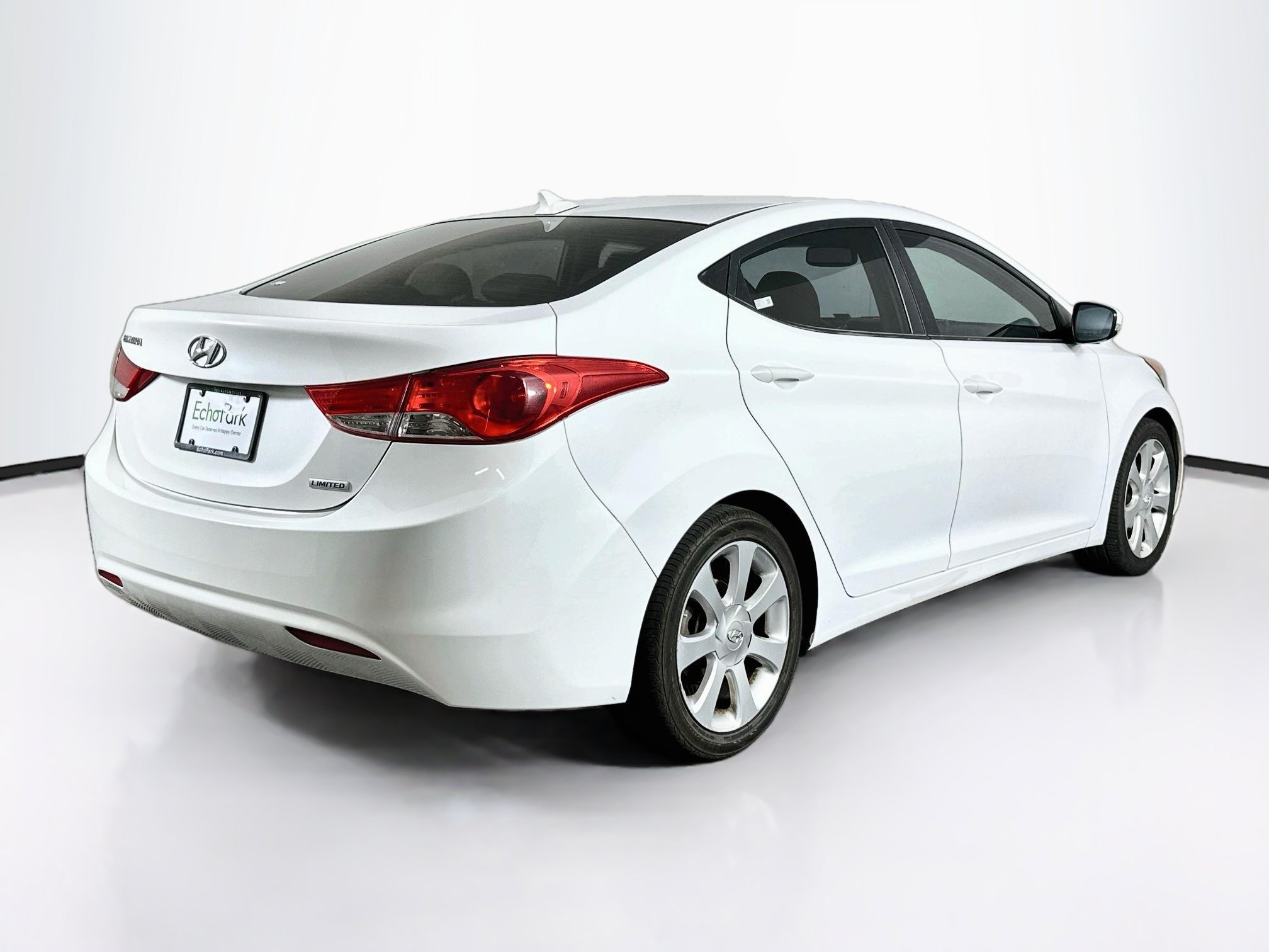 Used 2013 Hyundai Elantra Limited FWD image 9