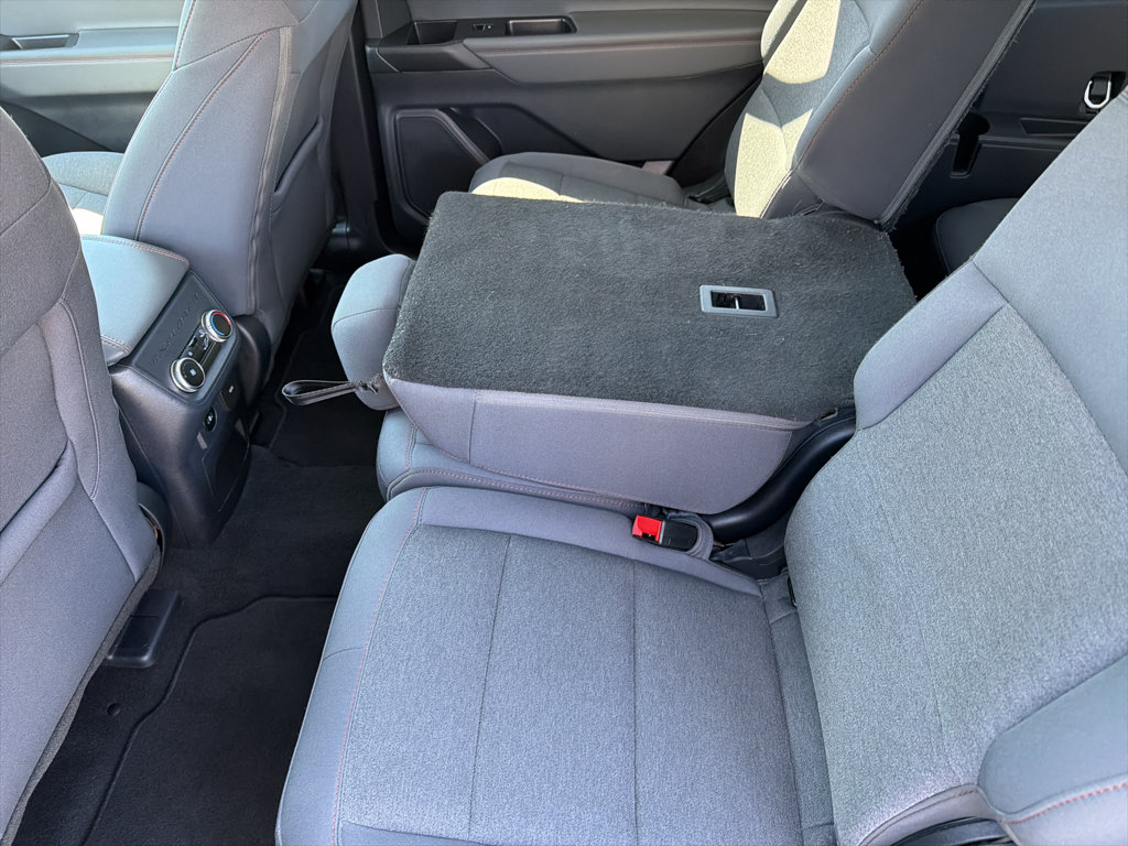 Used 2025 Ford Explorer Active RWD image 26