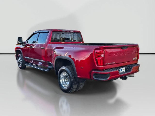 Used 2024 Chevrolet Silverado 3500 High Country w/ High Country Premium Package AWD/4WD image 3