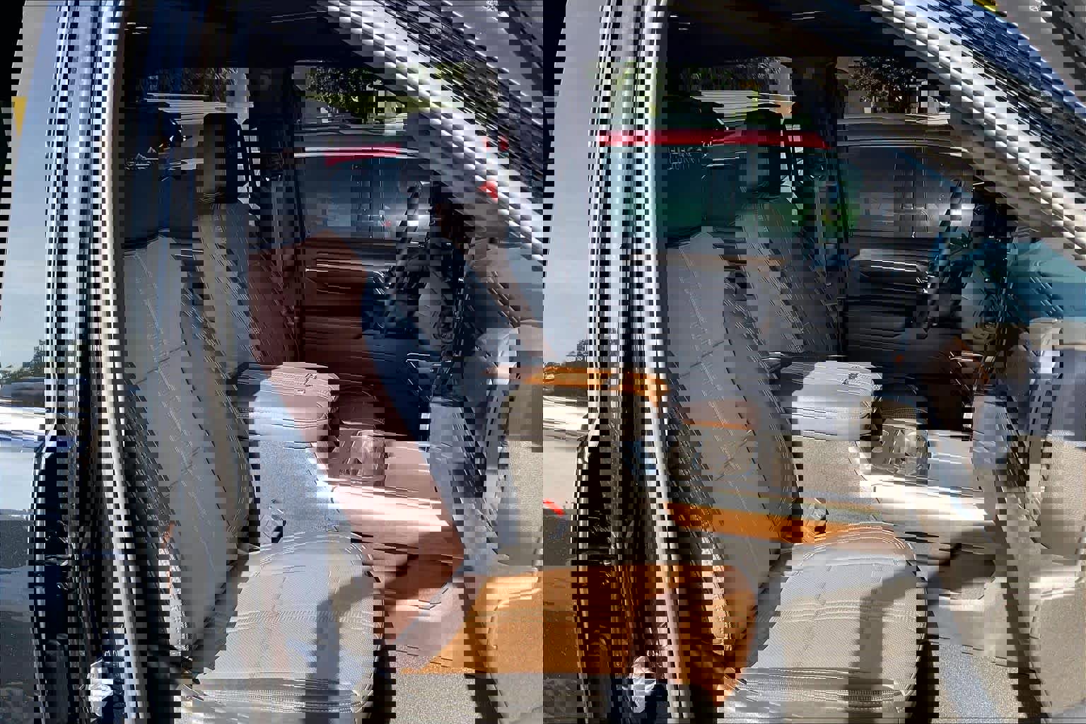 Used 2024 Chevrolet Silverado 3500 High Country w/ High Country Premium Package image 7